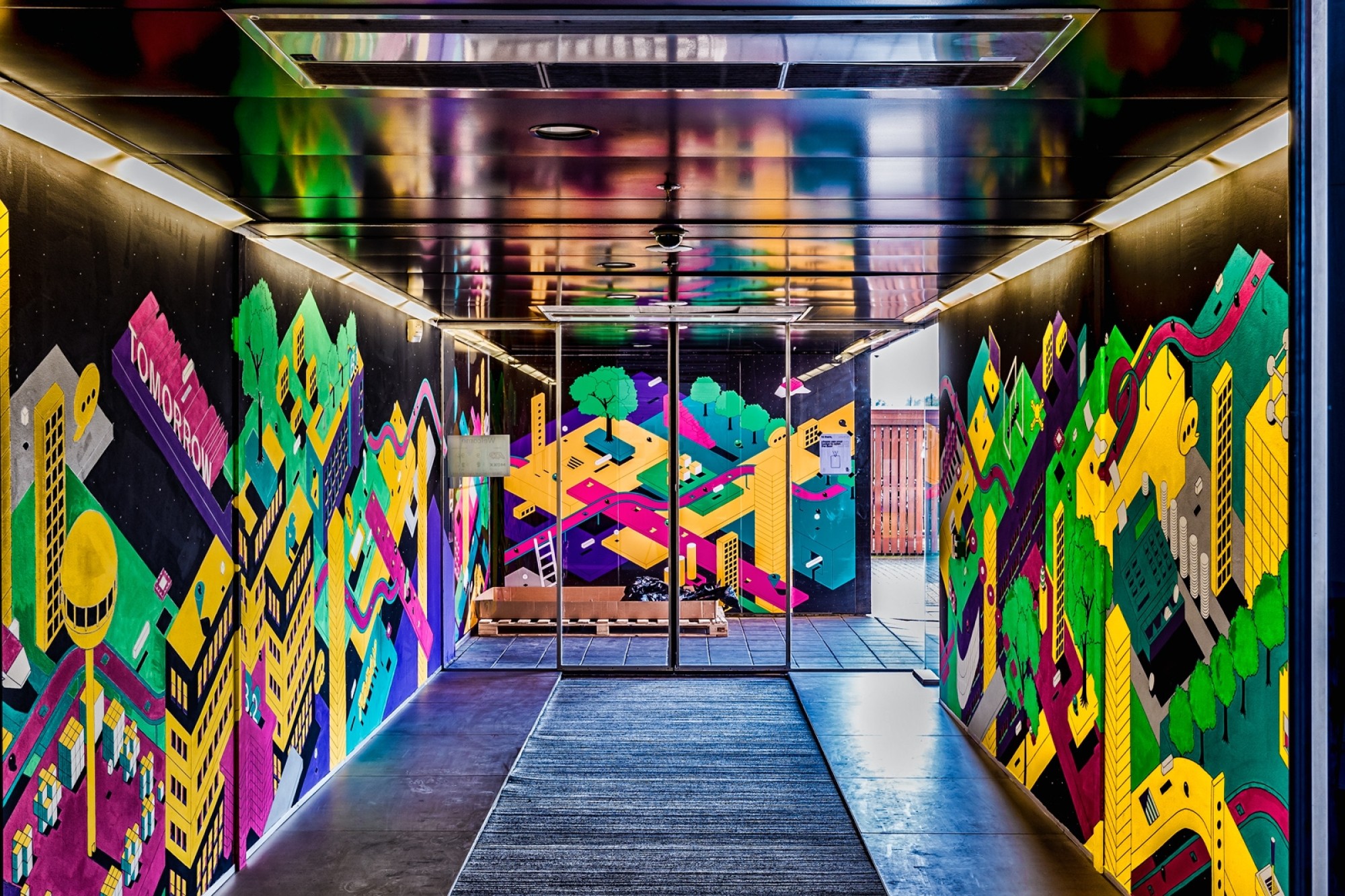 Colorful hallways at B. Amsterdam title=