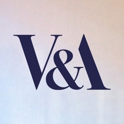 The logo for the Victoria & Albert Museum in London. The clever idea is how the ampersand makes the cross part of the ‘A’. Rob Duncan:”It’s a typographic piece of genius. This logo should never be replaced, I really hope it never happens.”